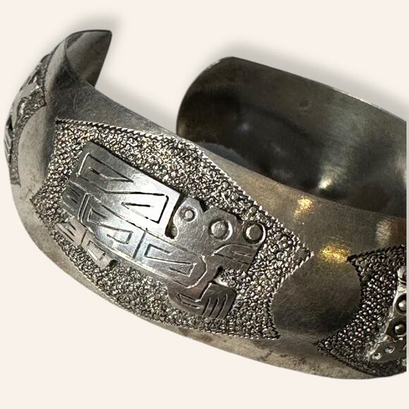 Mexican / Aztec 900 silver cuff bracelet - Picture 12 of 14